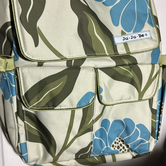 Ju-Ju-Be Crossbody Bag Lightweight Tote Bag 10 x 14 - Picture 2 of 14